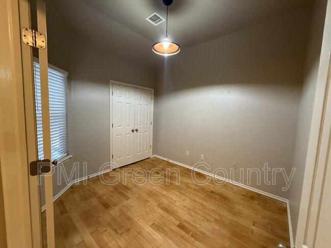 Building Photo - 3525 E Aurora St