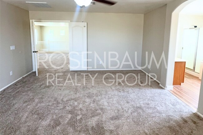 Building Photo - Gorgeous 5-bedrooms, 2.5-baths home in the...