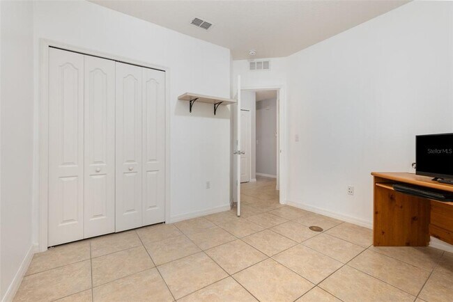 Building Photo - 1569 Tamarind Rd