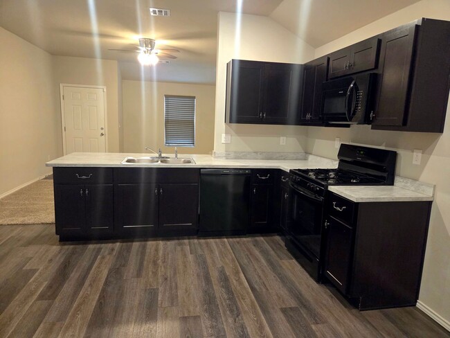 Building Photo - 9704 Saddle Dr