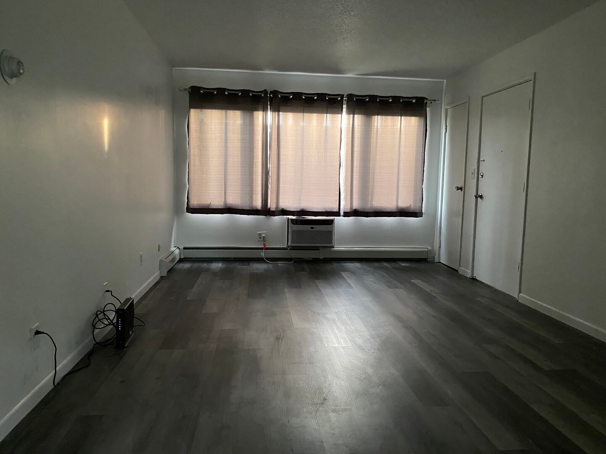 Building Photo - 2096 Mississippi St