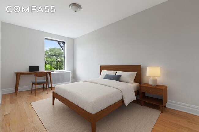 Building Photo - 690 Riverside Dr