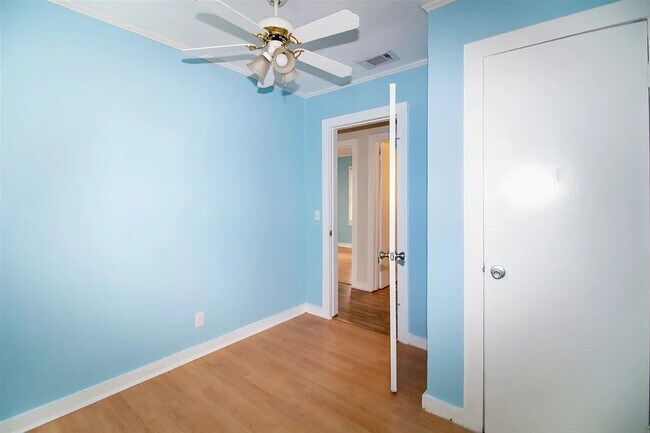 Building Photo - 5016 Saray Way