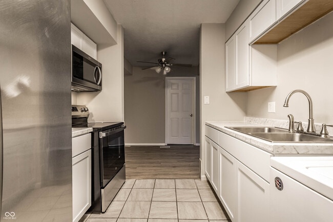 Building Photo - 4839 Oakwood Trail