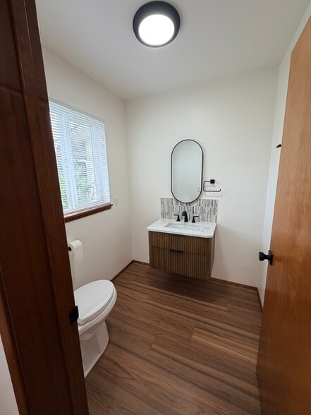 Building Photo - 1045 3rd Ave