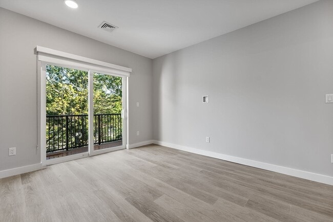 Building Photo - 59 Mill St