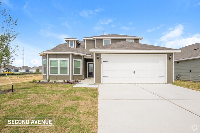 Building Photo - 1305 Woodwinds Dr