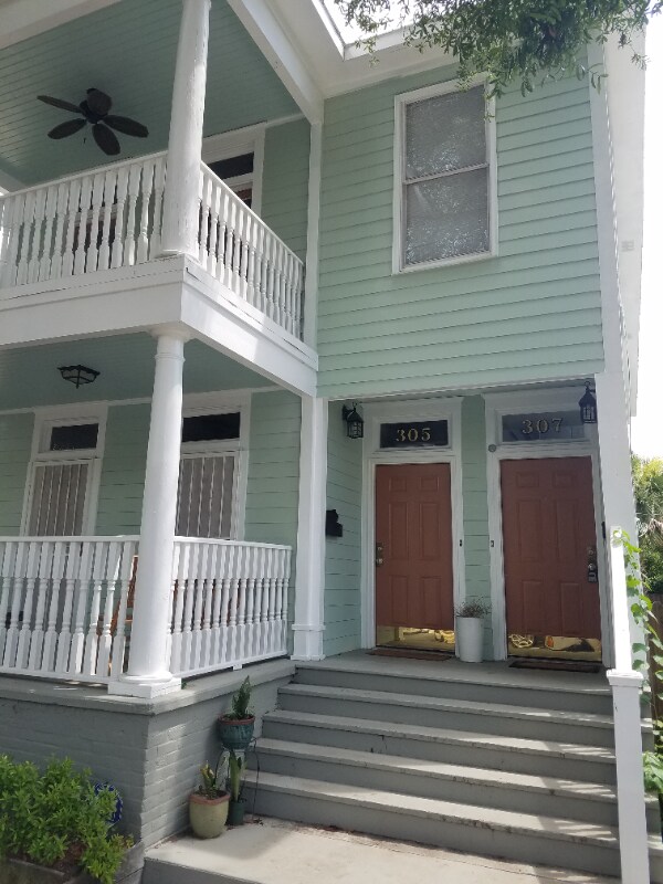 Building Photo - 307 W 41st St
