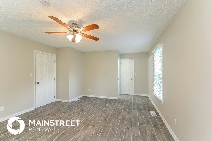 Building Photo - 2359 Oakton Dr