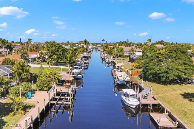 Building Photo - 5251 Tamiami Ct