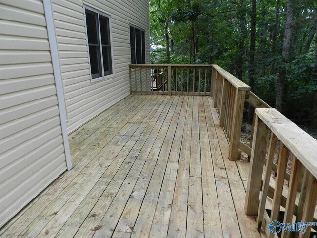 Building Photo - 523 Farmingdale Rd SE