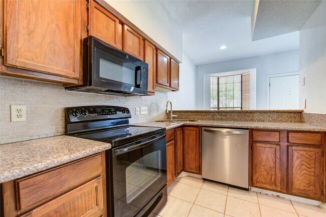 Building Photo - 2121 El Paseo St