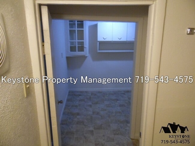 Building Photo - $475 OFF - Move In Special! Two Bedroom Un...