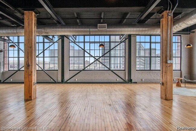 Building Photo - 1535 Sixth St