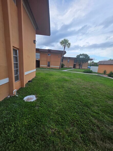 Building Photo - 9483 SW 76th St
