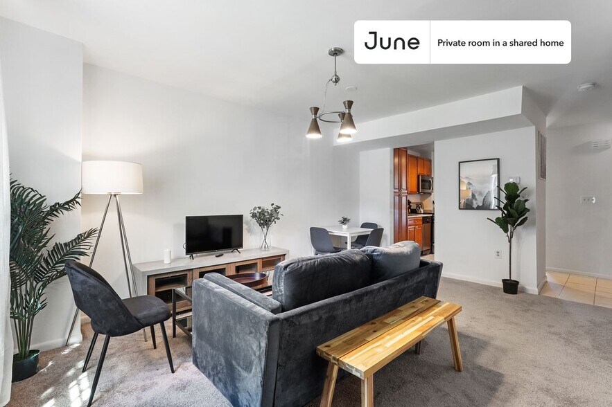 Building Photo - Room in Shared 5 bed/3 bath home