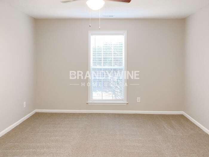 Building Photo - 2218 Pleasant Dale Dr