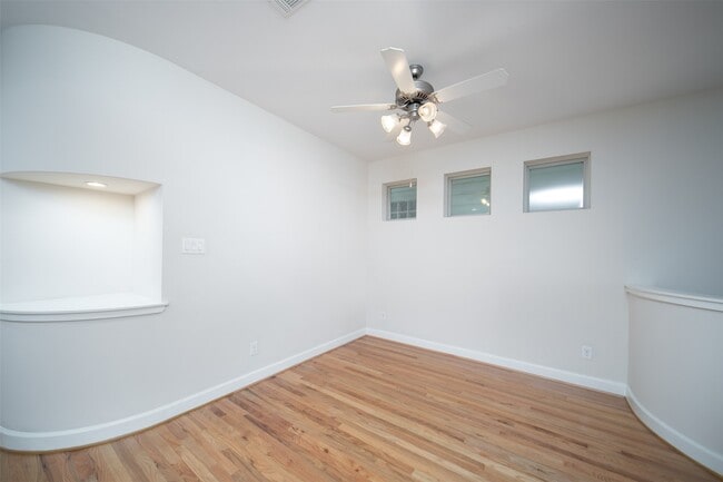 Building Photo - 3634 Main Plaza Dr