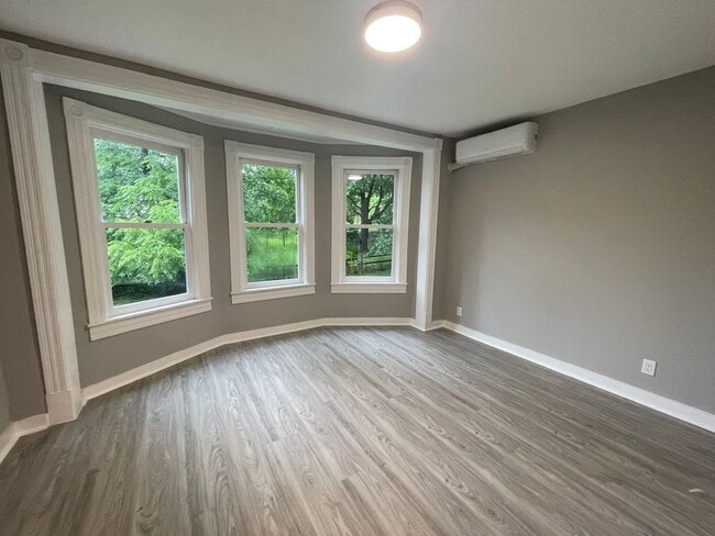 Building Photo - Walk to Williams College | Updated 3BR | Pet Friendly w/ Parking & Yard