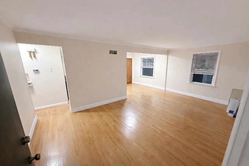 Building Photo - 1295 Chambers Rd