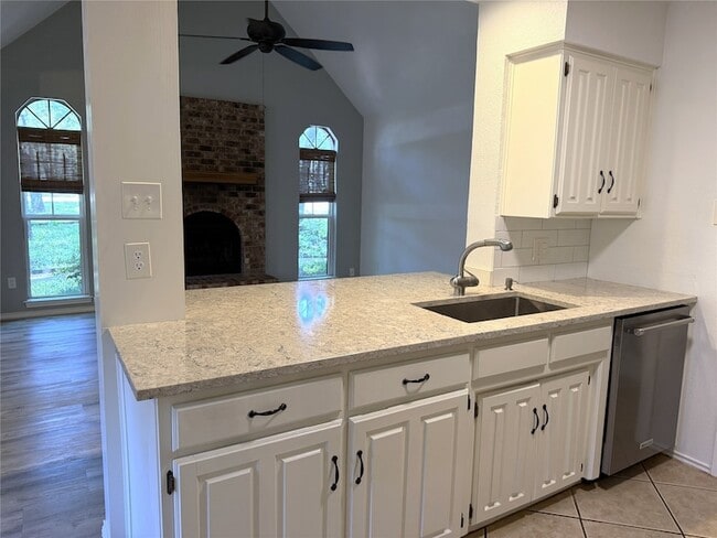 Building Photo - 3412 Timberline Dr