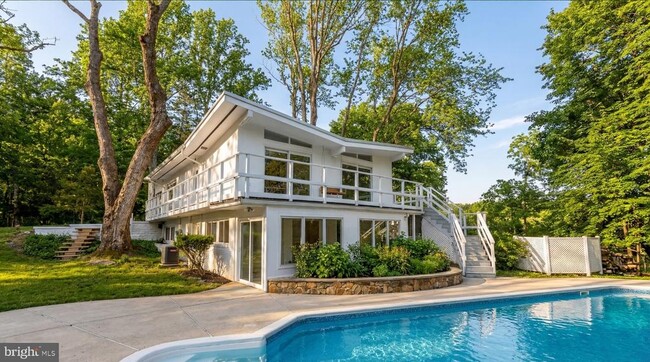 Building Photo - 10903 Beach Mill Rd