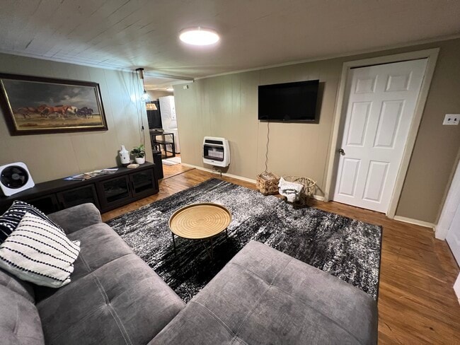 This home has gas heat! - 54 Woodlawn Ave