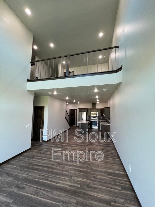 Building Photo - 6171 S Alki Pl
