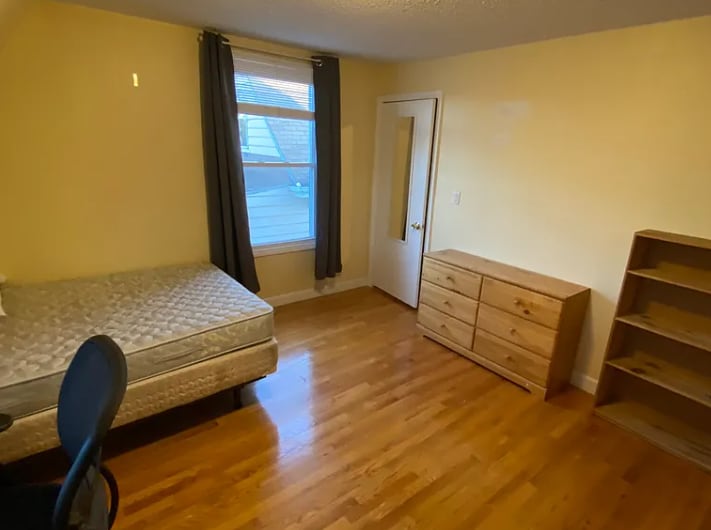 Building Photo - 110 Central St