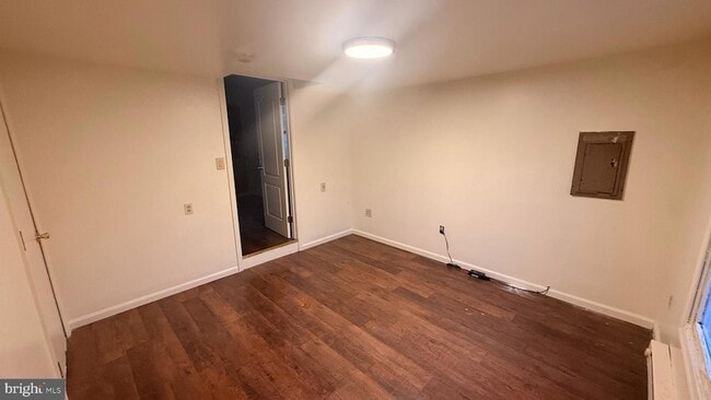 Building Photo - 3748 Tudor Dr