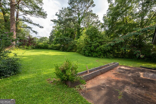 Building Photo - 2131 Bixler Cir
