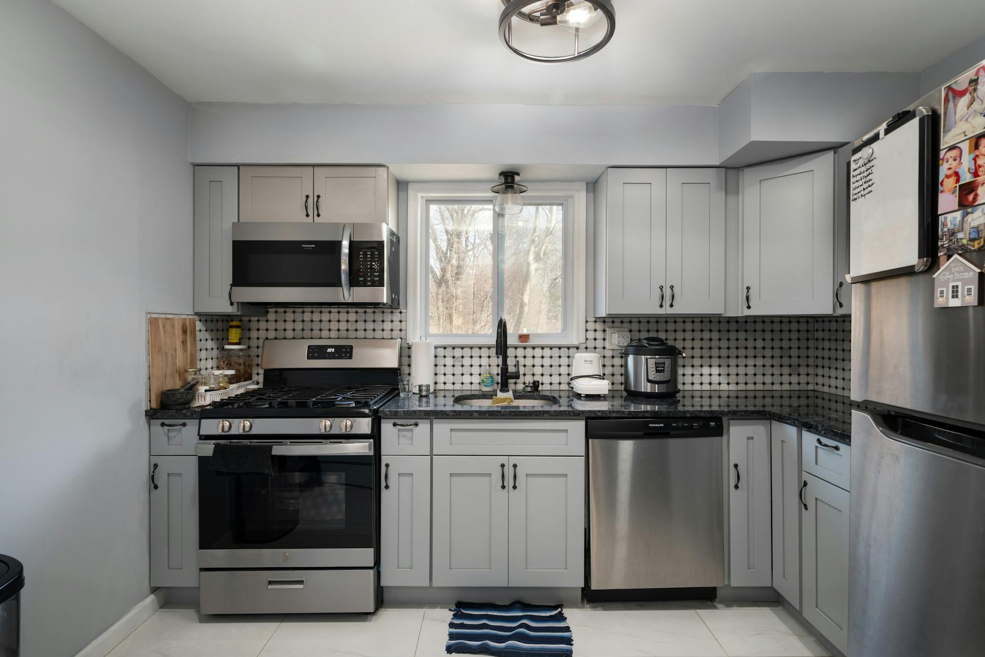 Building Photo - 180 Littleton Rd