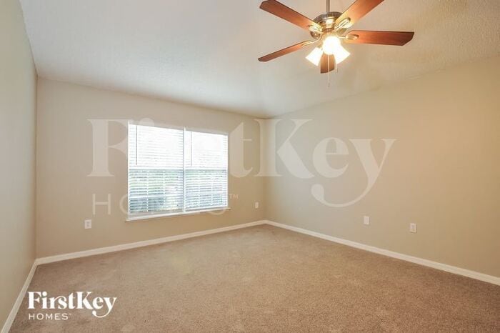 Building Photo - 11 Ryker Ln