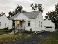 Building Photo - 3 bedroom 1 bath