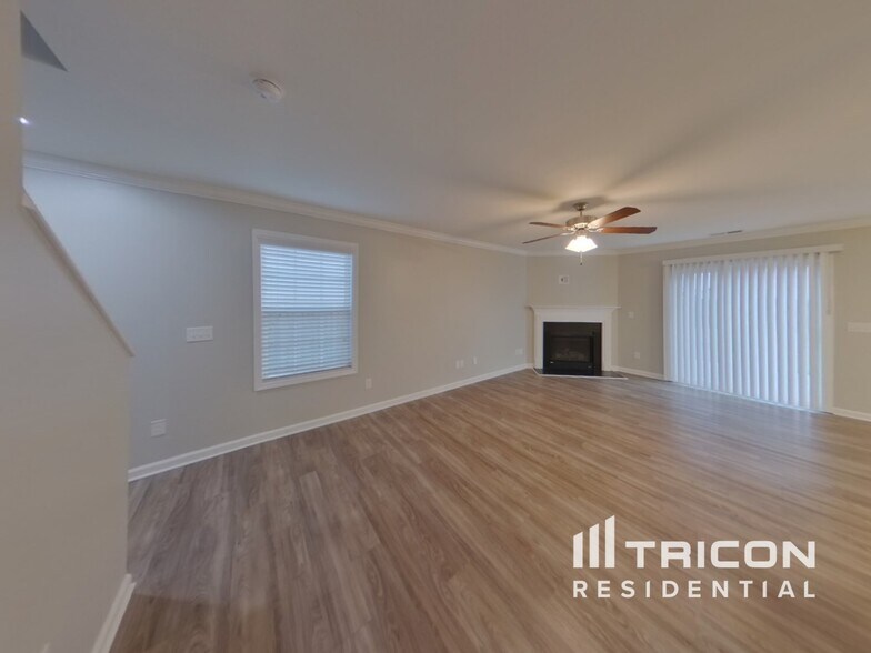 Building Photo - 313 Fairford Rd