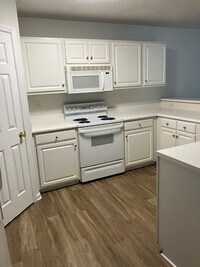 Building Photo - 5006-04