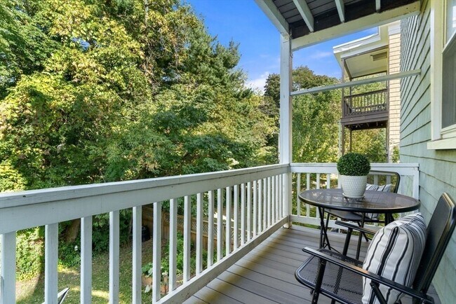 Building Photo - 40 Gartland St