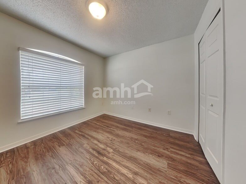 Building Photo - 3460 Wentworth Cir E