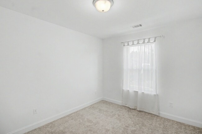 Building Photo - 248 Buckingham Dr