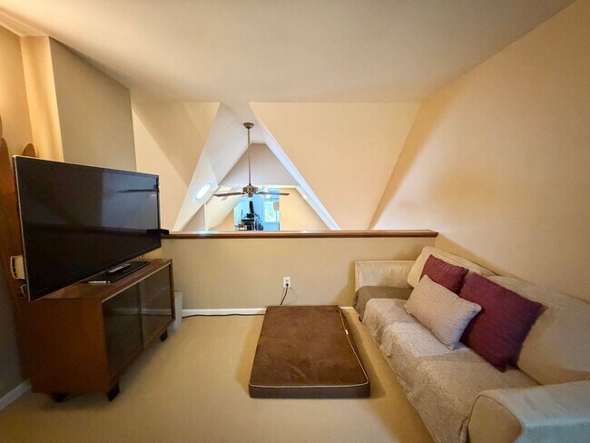 Building Photo - 1327 Gristmill Dr