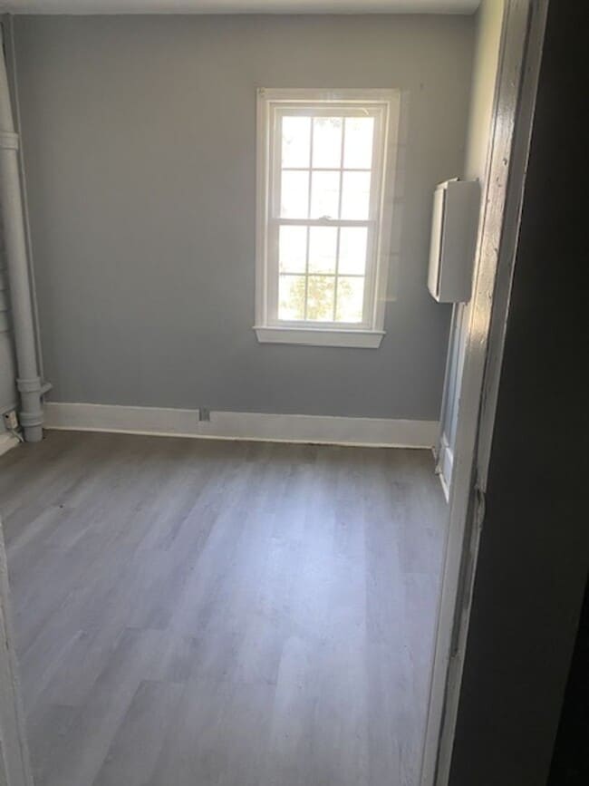 Building Photo - 3 Bedroom Duplex