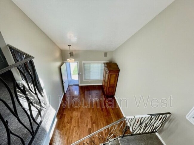 Building Photo - 499 N 200 W