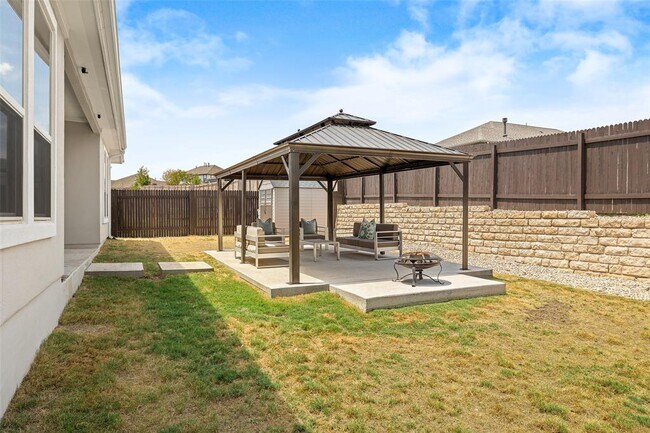 Building Photo - 124 Adina Dr