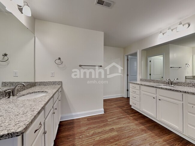 Building Photo - 3920 Riceland Pl