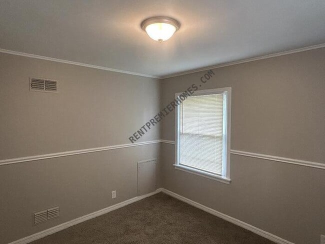 Building Photo - 3519 S Sandusky Ave