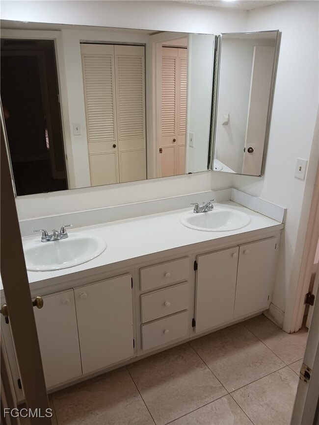 Building Photo - 12345 Woodrose Ct