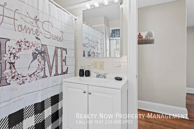 Building Photo - 3276 Tullamore Rd