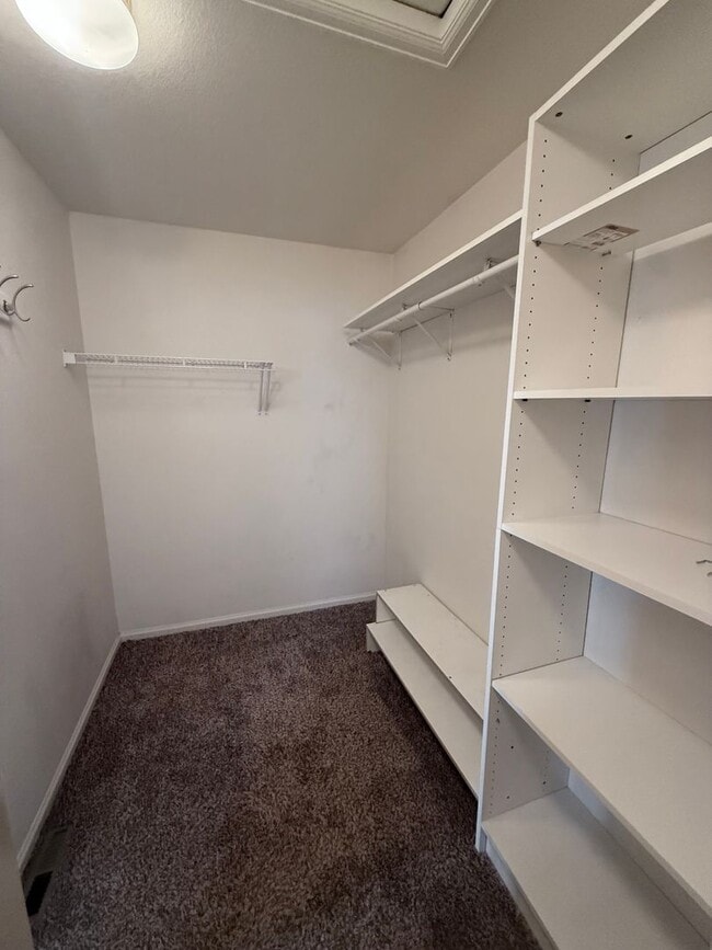 Building Photo - 3 bedroom, 2 Bath Ranch Home with 2 Car Attached Garage (WEEKLY MOWING INCLUDED) in South Fort Co...