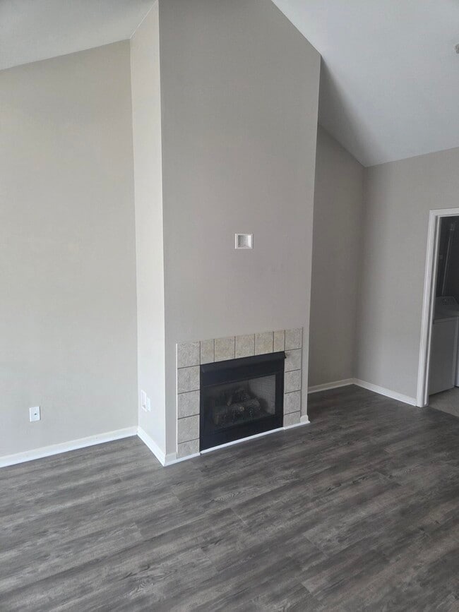 Building Photo - 3211 Addington Dr