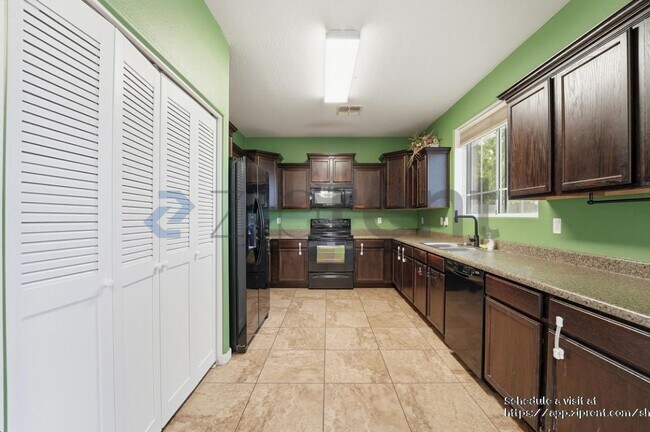 Building Photo - 7508 S 27th St